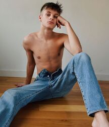New Boy Mark!!  62128bf8b8558.jpg