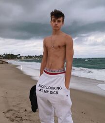 New Boy Mark!!  62128c056ca58.jpg