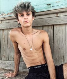 New Boy Mark!!  62128c0b0680f.jpg