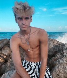 New Boy Mark!!  62128c0ce4cd0.jpg
