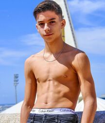 New Boy Max!!  621292d933caf.jpg