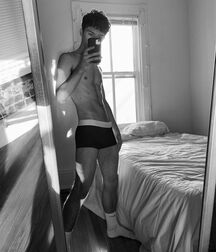 Monday Boyzzzzz!!  62142d7cd2235.jpg