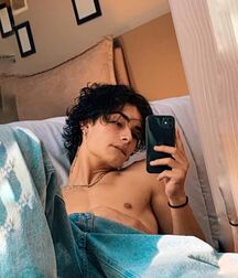 New Boy Christian!!  621a52e9ebbc4.jpg