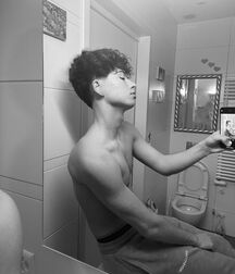 TGIF Boyzzzzz!! 621a7dcb2a45c.jpg