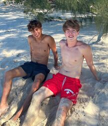 Monday Boyzzzzz!! 621d3e2fc1164.jpg