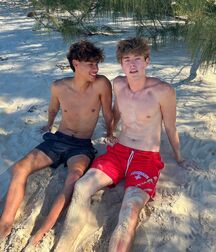 Monday Boyzzzzz!! 621d3e328b7ca.jpg