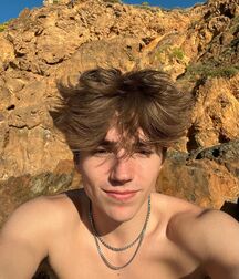 Wednesday Boyzzzzz!!  6220aa3a4cf7d.jpg