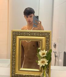 TGIF Boyzzzzz!!  6222a6395bb9b.jpg