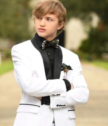 Hottie Mason!!  62265f05c990f.jpg