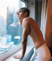 Bonus Boyzzzzz!! 6226ac16e9bed.jpg