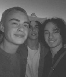 Bonus Boyzzzzz!! 6226ac4464615.jpg