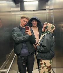 Wednesday Boyzzzzz!! 6229232fe7a53.jpg
