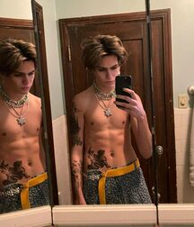 Bonus Boyzzzzz!!  622e01bc8c494.jpg