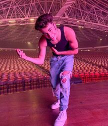 Bonus Boyzzzzz!!  622e01e1a8ea5.jpg