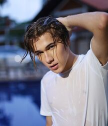 Bonus Boyzzzzz!!  622e01f981377.jpg