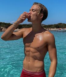 Sunday Boyzzzzz!!  622eb300c6b67.jpg