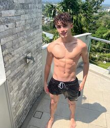 Sunday Boyzzzzz!!  622eb3099b619.jpg