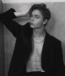 Monday Boyzzzzz!!  622ff6a348f27.jpg