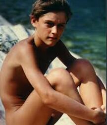 boys all around 5f1f385a85d10.jpg