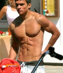 Muscle boys 582f7a5eacb58.jpg