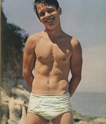 White Briefs 58335c3e6b04e.jpg