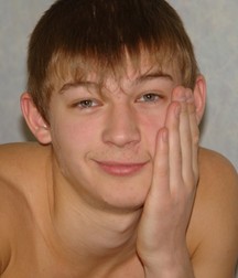 Desmond (russian boy) 59ebe02aac75f.jpg