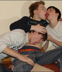 Made in Russia: Adrian, Rostik and Vladik 59fd59afad99c.jpg