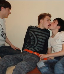 Made in Russia: Adrian, Rostik and Vladik 59fd59c238407.jpg