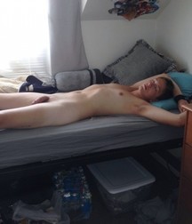 In the bed 5a2c379bdbb66.jpg