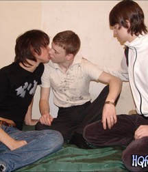 Made in Russia: Ivan, Maksim and Mitya 5a35e726f1838.jpg