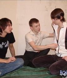 Made in Russia: Ivan, Maksim and Mitya 5a35e7284e4ee.jpg