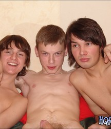 Made in Russia: Ivan, Maksim and Mitya 5a35e8a7e6fe3.jpg