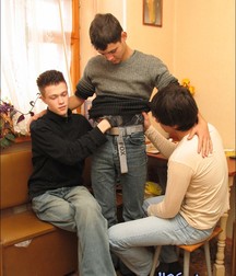 Made in Russia: Kont, Roma and Rostik 5a504cb6a6e91.jpg