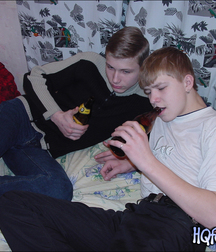Made in Russia: Kostik & Rodion 5a58d8e595b4a.jpg