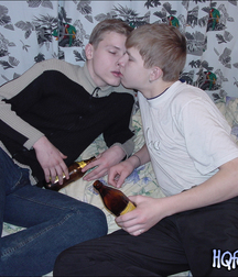Made in Russia: Kostik & Rodion 5a58d8e89718c.jpg