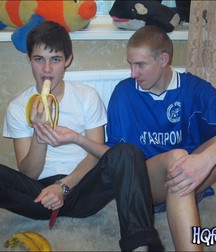 Made in Russia: Kuzma and Roma 5a5fcbcd8d37f.jpg