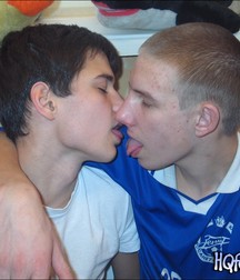 Made in Russia: Kuzma and Roma 5a5fcbd680abc.jpg