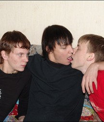 Made in Russia: Maksim, Marco and Ura 5a65b6798793d.jpg
