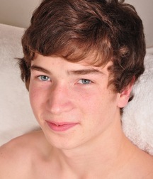 Elliot 5b3f726384c43.jpg