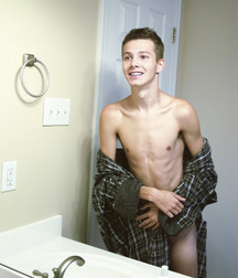 Cory (amateur uk twink) 5ba6de3988082.jpg