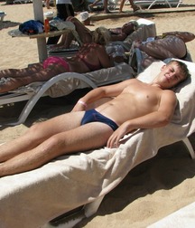 Speedo & bulges 5bbae26b10283.jpg