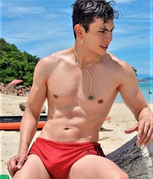Speedo & bulges 5bbae29396084.jpg