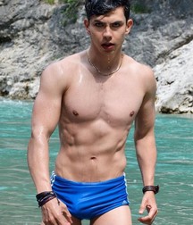 Speedo & bulges 5bbae29526ce3.jpg