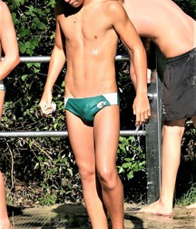 Speedo & bulges 5bbae31e33291.jpg