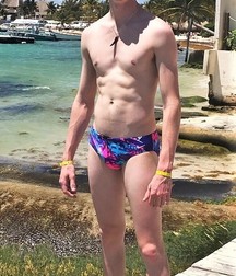 Speedo & bulges 5bbae34523526.jpg
