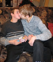 Made in Russia: Rodion & Sergei 5ccfc2a6b4abf.jpg