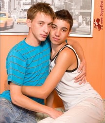 Assorted Cute Twinks 5cd80ee3908ec.jpg