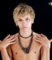 Present & Past Twinks 1 5d2adddee7e29.jpg