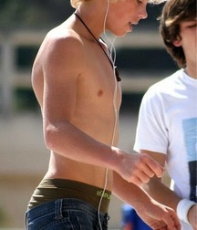 Present & Past Twinks 1 5d2ade3b8e271.jpg