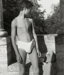 Present & Past Twinks 5d2adfb1e7e69.jpg